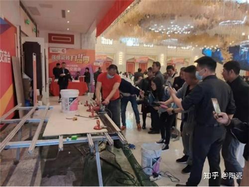 强牌瓷砖 从产品到服务，努力给用户最好的技术服务